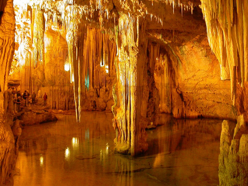 See in den Grotte di Nettuno, von Tobias Helfrich, CC BY-SA 2.5